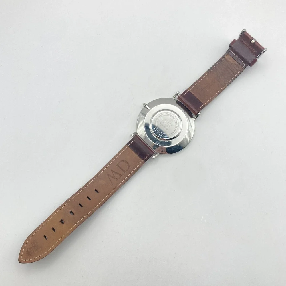 Daniel Wellington Men's Watch 41mm Silver Tone Leather WR 30M New Battery 8.5